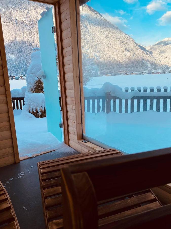 Forest Chalet, 15 Min To Salzburg Olt Town, And Most Beautiful Lakes, Secluded Location, 1,000 Sqm Garden, Mountainview, Panorama Sauna, Bath Whirlpool, Bbq&Bikes&Sunbeds For Free, Up To 10 P Golling an der Salzach Buitenkant foto