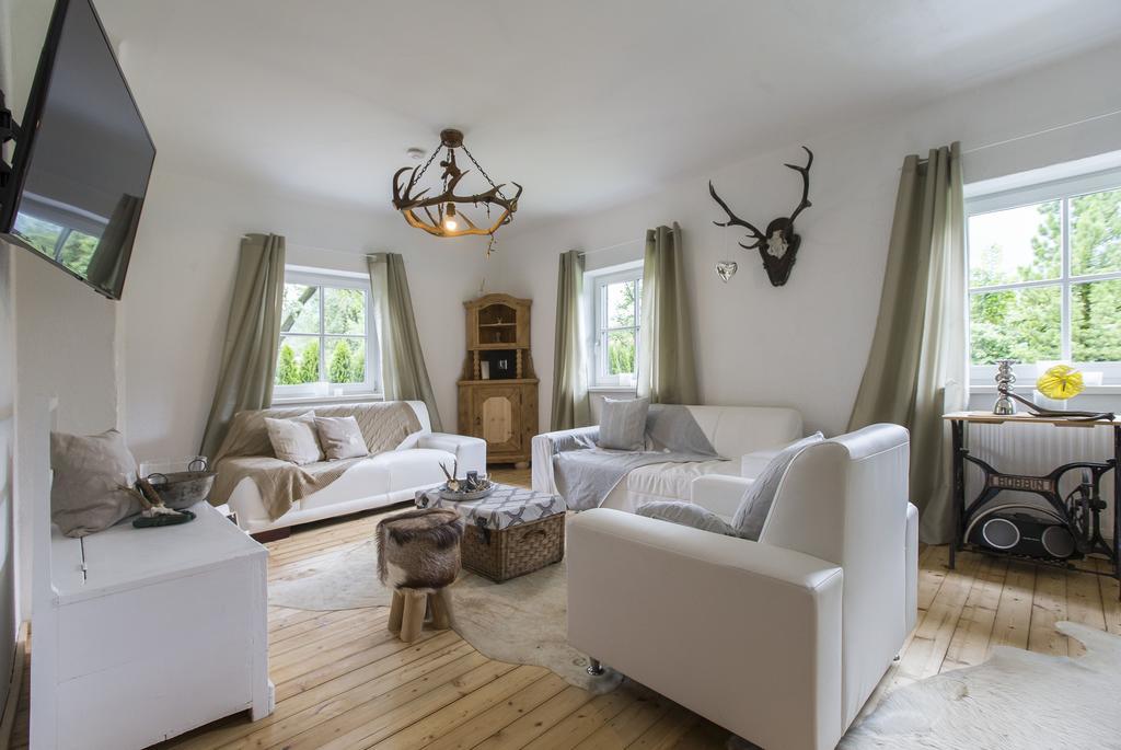 Forest Chalet, 15 Min To Salzburg Olt Town, And Most Beautiful Lakes, Secluded Location, 1,000 Sqm Garden, Mountainview, Panorama Sauna, Bath Whirlpool, Bbq&Bikes&Sunbeds For Free, Up To 10 P Golling an der Salzach Kamer foto