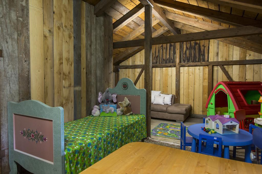 Forest Chalet, 15 Min To Salzburg Olt Town, And Most Beautiful Lakes, Secluded Location, 1,000 Sqm Garden, Mountainview, Panorama Sauna, Bath Whirlpool, Bbq&Bikes&Sunbeds For Free, Up To 10 P Golling an der Salzach Kamer foto