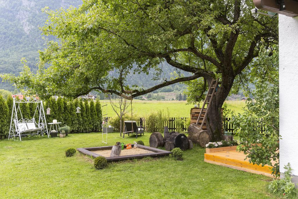 Forest Chalet, 15 Min To Salzburg Olt Town, And Most Beautiful Lakes, Secluded Location, 1,000 Sqm Garden, Mountainview, Panorama Sauna, Bath Whirlpool, Bbq&Bikes&Sunbeds For Free, Up To 10 P Golling an der Salzach Buitenkant foto