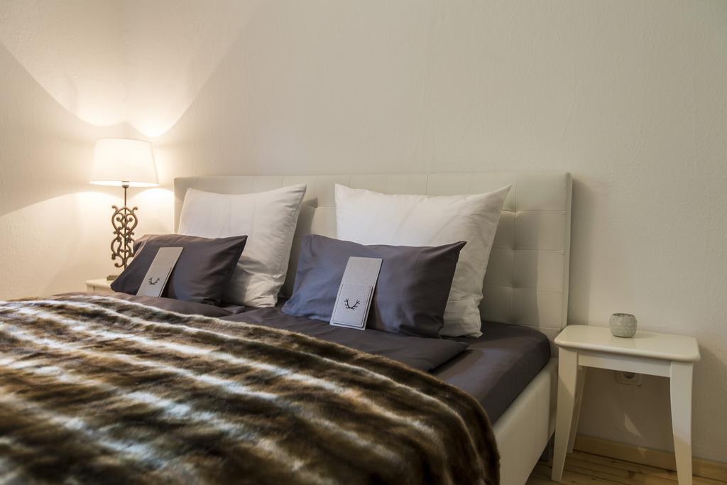 Forest Chalet, 15 Min To Salzburg Olt Town, And Most Beautiful Lakes, Secluded Location, 1,000 Sqm Garden, Mountainview, Panorama Sauna, Bath Whirlpool, Bbq&Bikes&Sunbeds For Free, Up To 10 P Golling an der Salzach Kamer foto