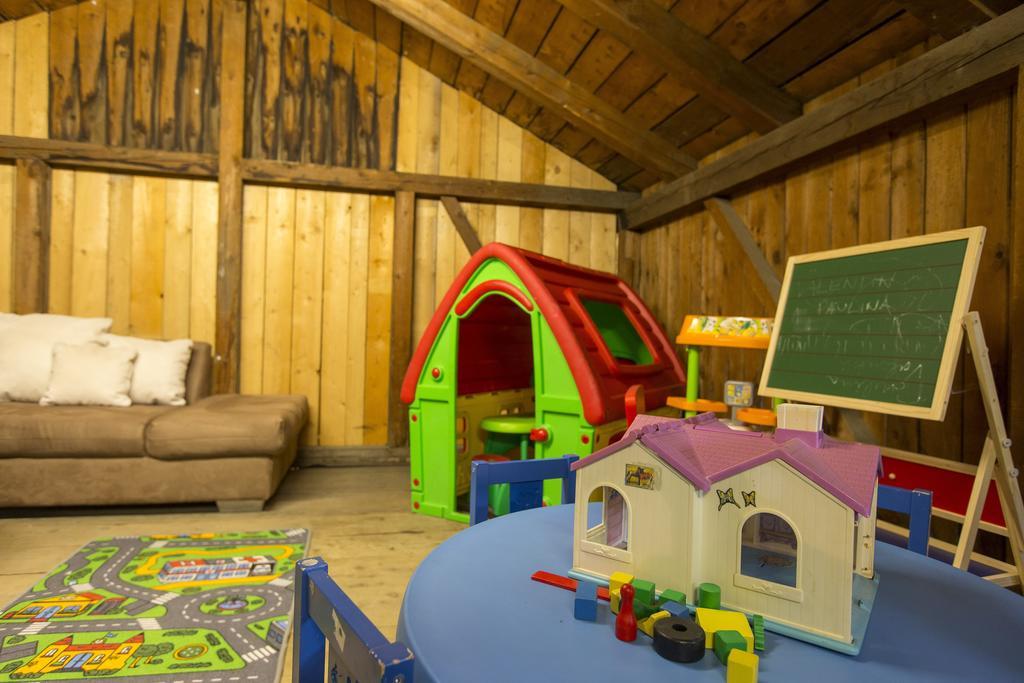 Forest Chalet, 15 Min To Salzburg Olt Town, And Most Beautiful Lakes, Secluded Location, 1,000 Sqm Garden, Mountainview, Panorama Sauna, Bath Whirlpool, Bbq&Bikes&Sunbeds For Free, Up To 10 P Golling an der Salzach Kamer foto